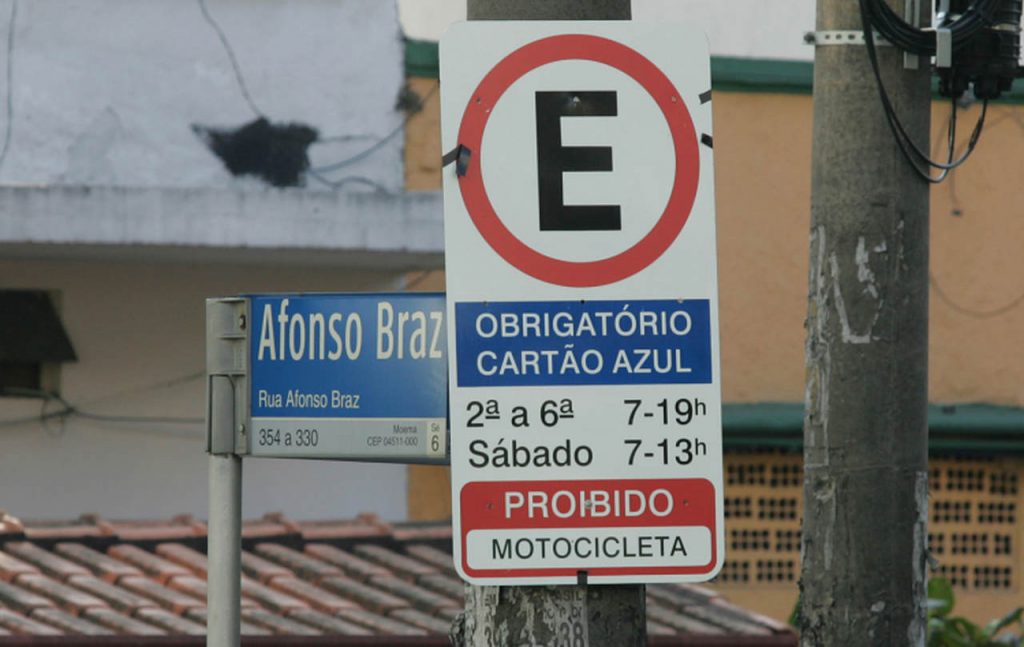 placa de estacionamento rotativo zona azul com regras de funcionamento